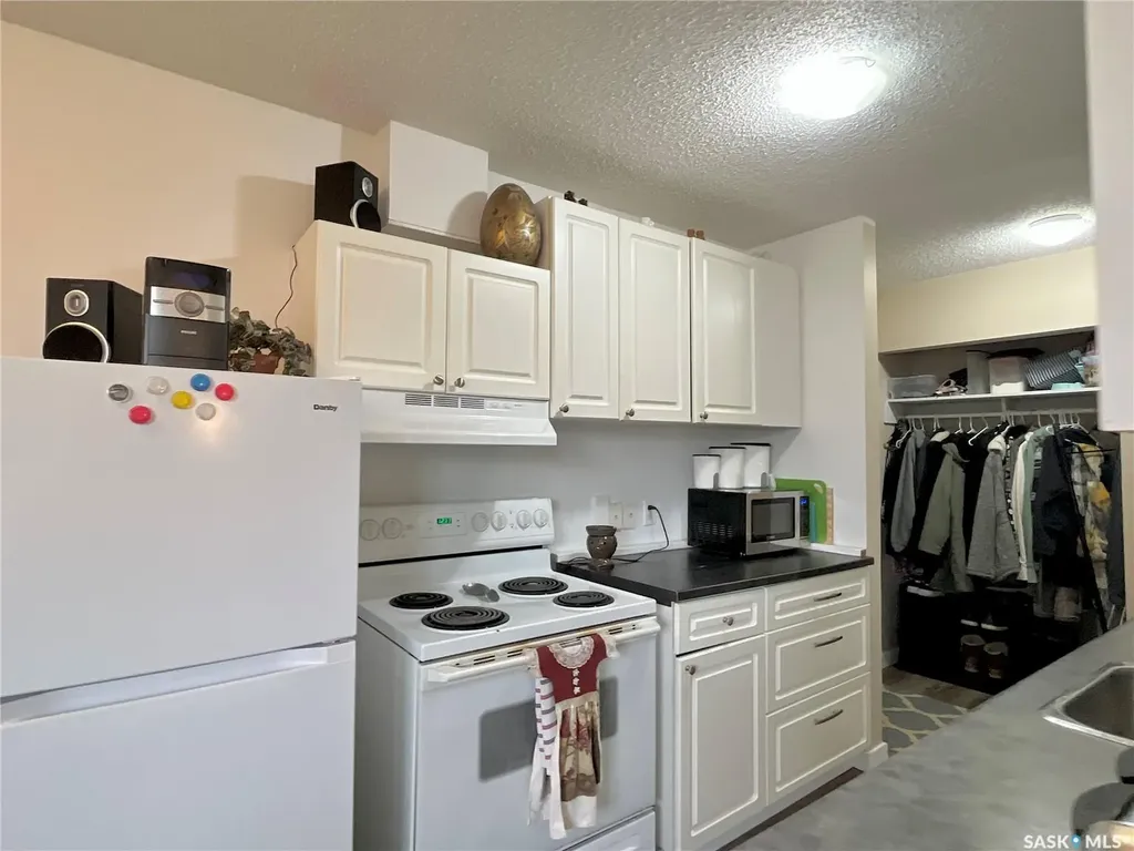 502 5th Avenue Weyburn SK S4H 2W1