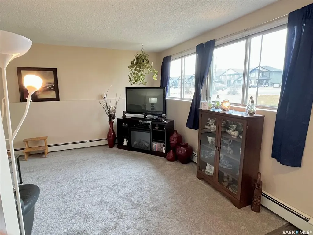 502 5th Avenue Weyburn SK S4H 2W1