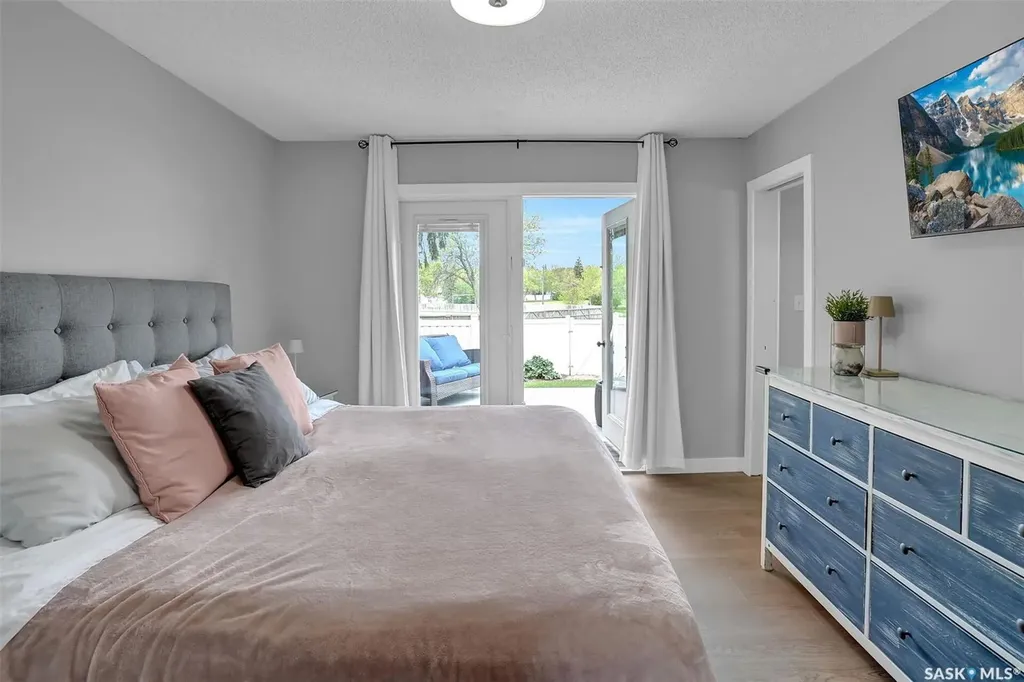 28 Pleasantview Bay Regina SK S4R 5H3