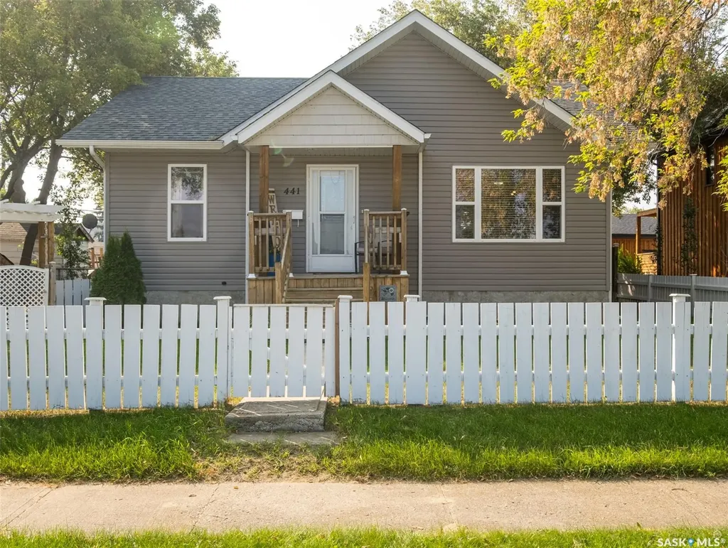 441 6th Street E Prince Albert SK S6V 0N3