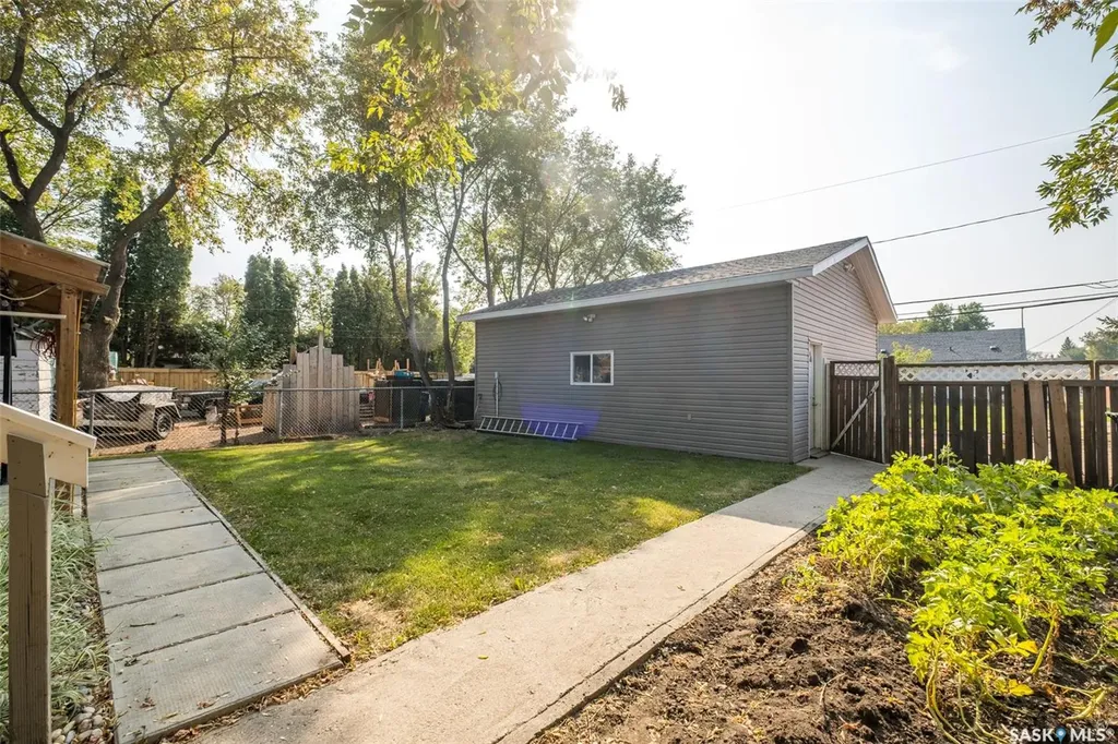 441 6th Street E Prince Albert SK S6V 0N3
