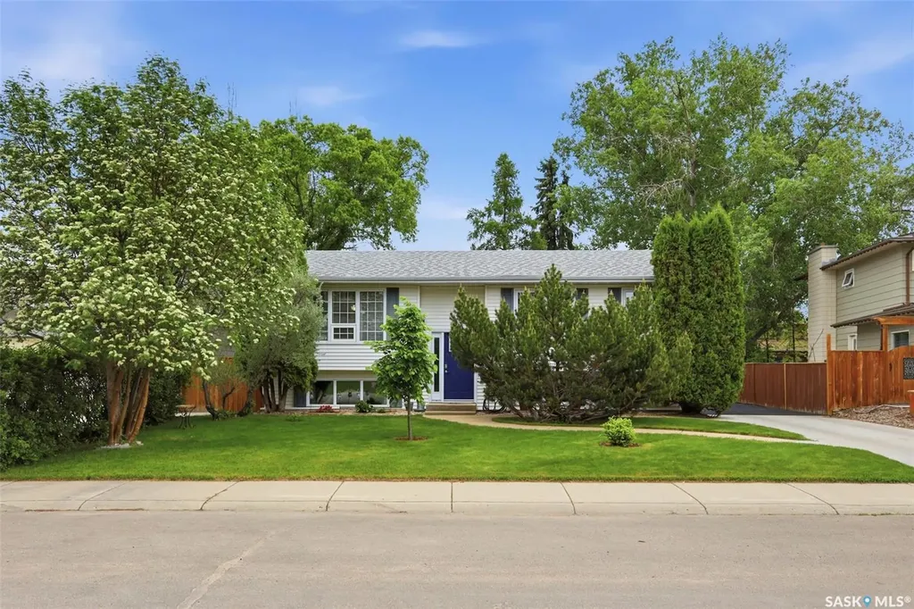 126 Candle Crescent Saskatoon SK S7K 5A2