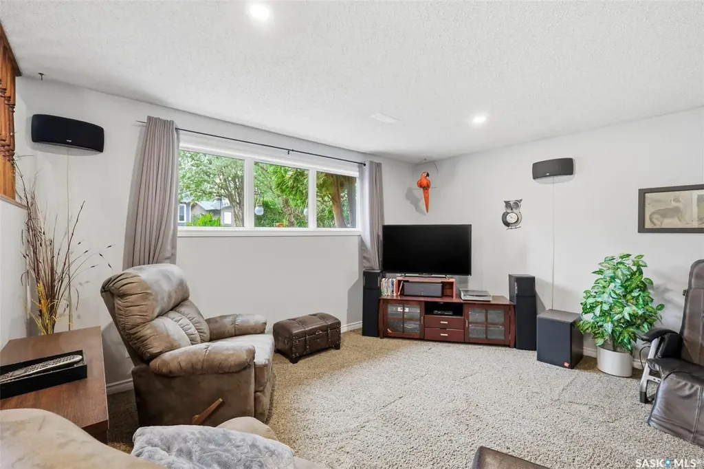 126 Candle Crescent Saskatoon SK S7K 5A2