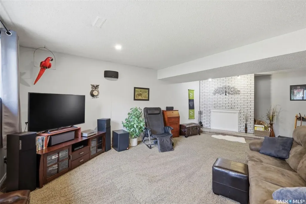 126 Candle Crescent Saskatoon SK S7K 5A2