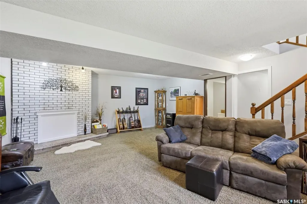 126 Candle Crescent Saskatoon SK S7K 5A2