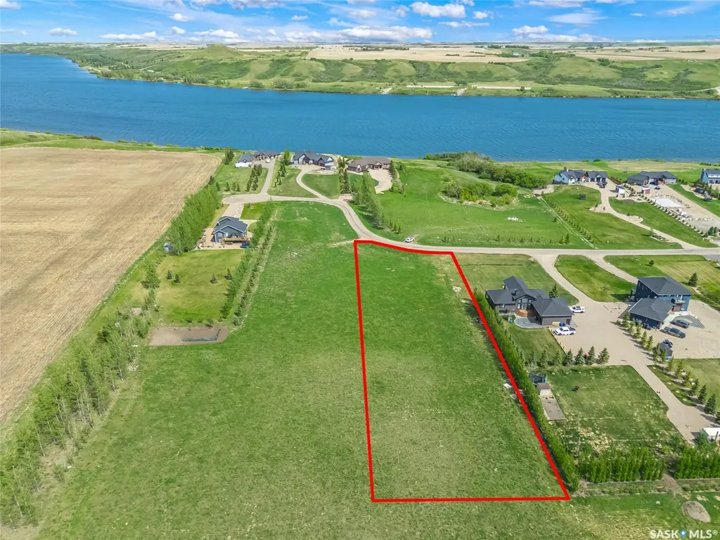 32 Sunrise Drive N Dundurn Rm No. 314 SK S0K 1K0
