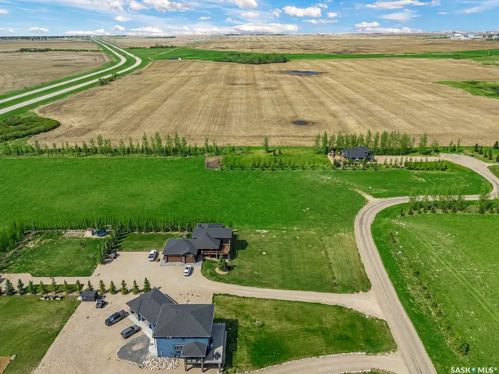 32 Sunrise Drive N Dundurn Rm No. 314 SK S0K 1K0