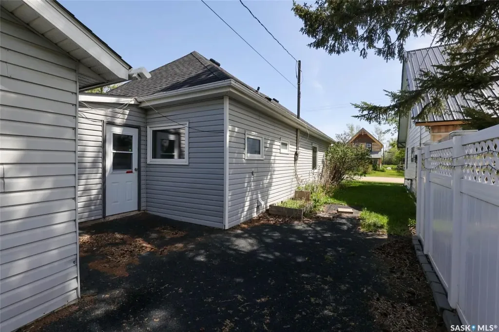 655 Alexandria Avenue Bethune SK S0G 0H0