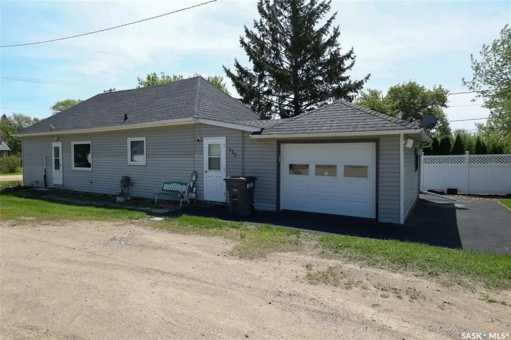 655 Alexandria Avenue Bethune SK S0G 0H0