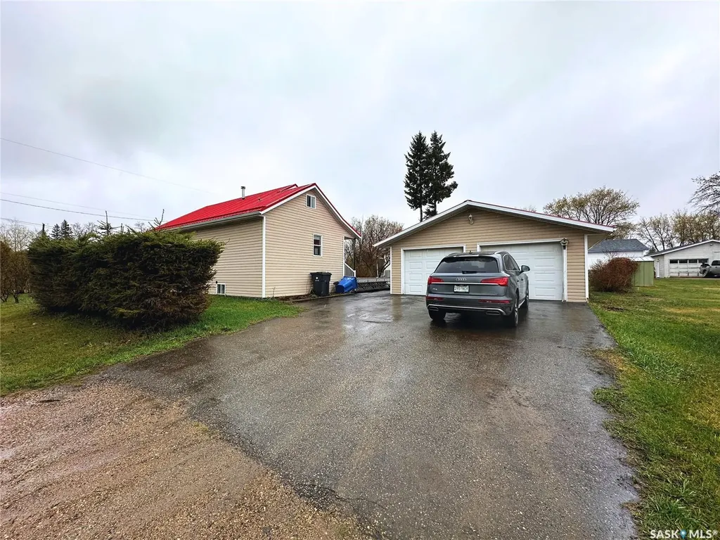 404 Railway Avenue W Blaine Lake SK S0J 0J0