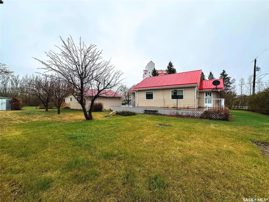 404 Railway Avenue W Blaine Lake SK S0J 0J0