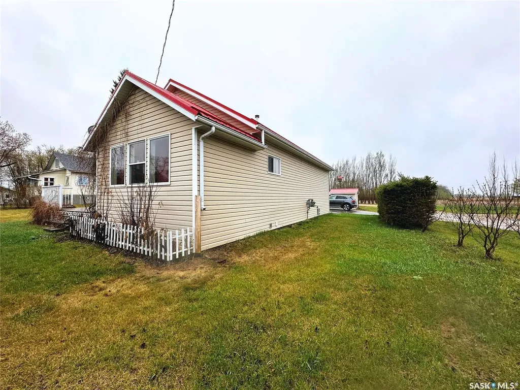 404 Railway Avenue W Blaine Lake SK S0J 0J0