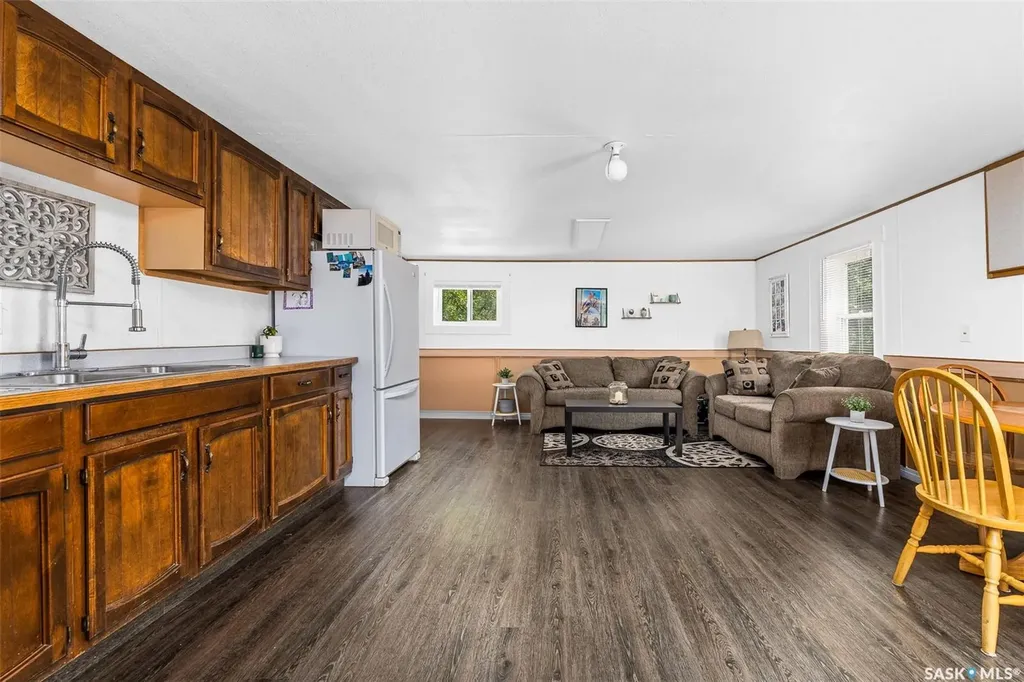 301 Pine Tree Road Marquis Rm No. 191 SK S0H 2X0