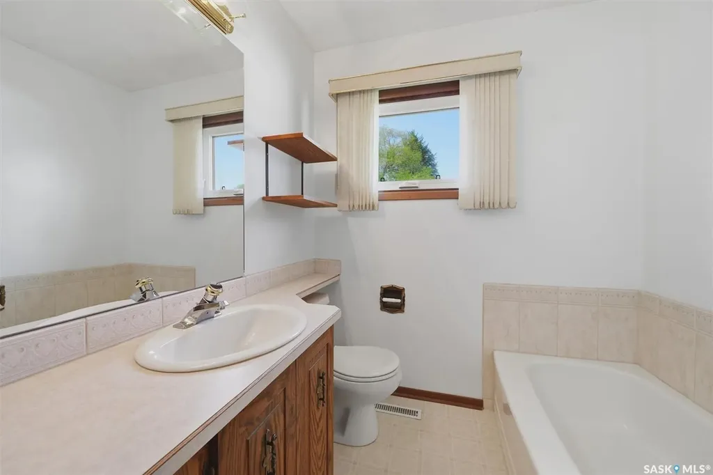 2705 37th Street W Saskatoon SK S7L 4E9