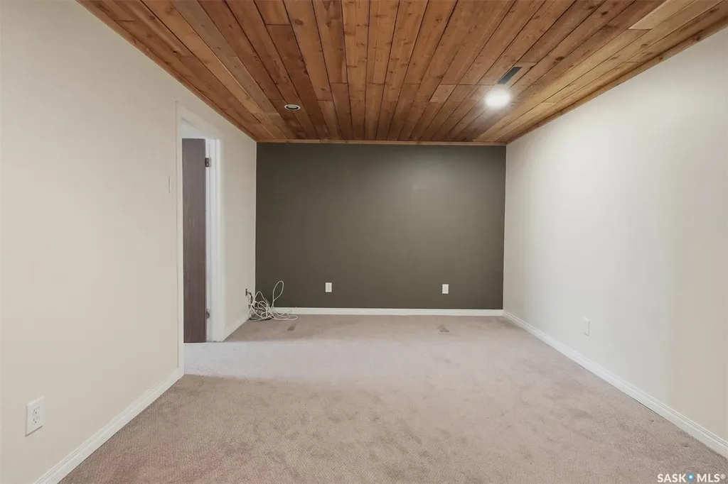 2705 37th Street W Saskatoon SK S7L 4E9