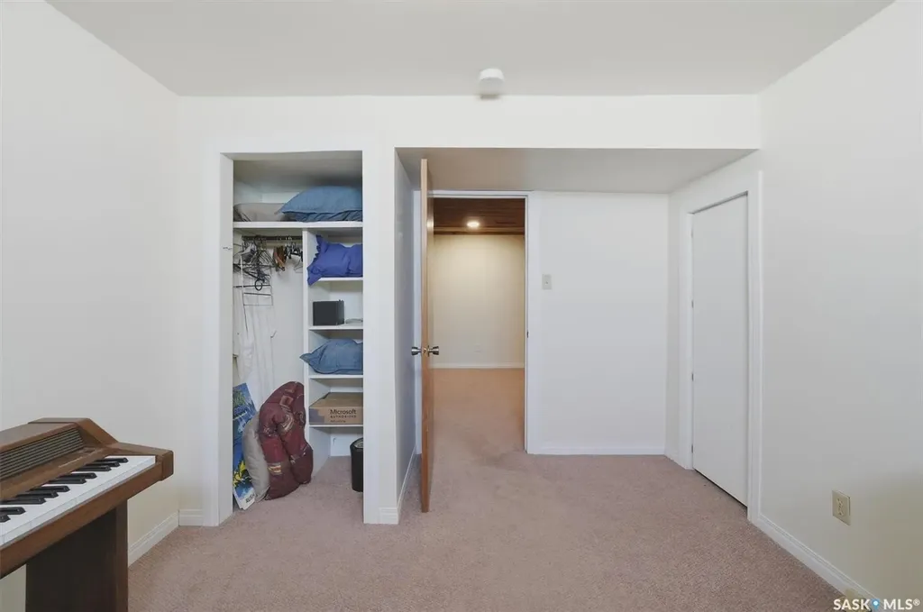 2705 37th Street W Saskatoon SK S7L 4E9