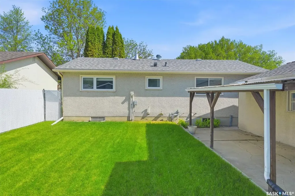 2705 37th Street W Saskatoon SK S7L 4E9