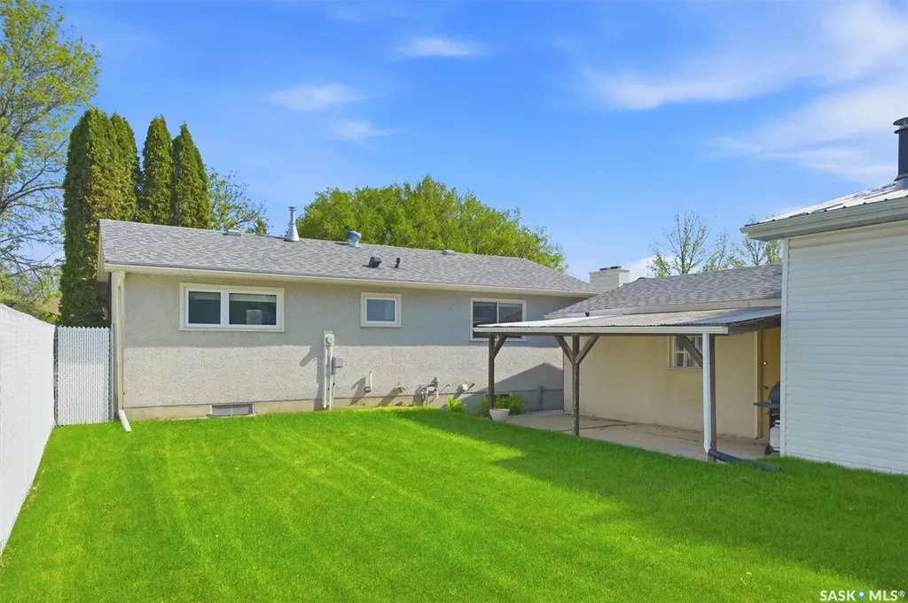 2705 37th Street W Saskatoon SK S7L 4E9