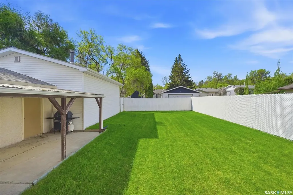 2705 37th Street W Saskatoon SK S7L 4E9