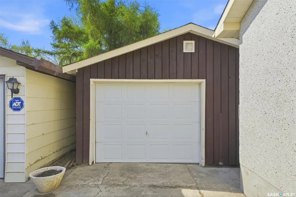 2705 37th Street W Saskatoon SK S7L 4E9