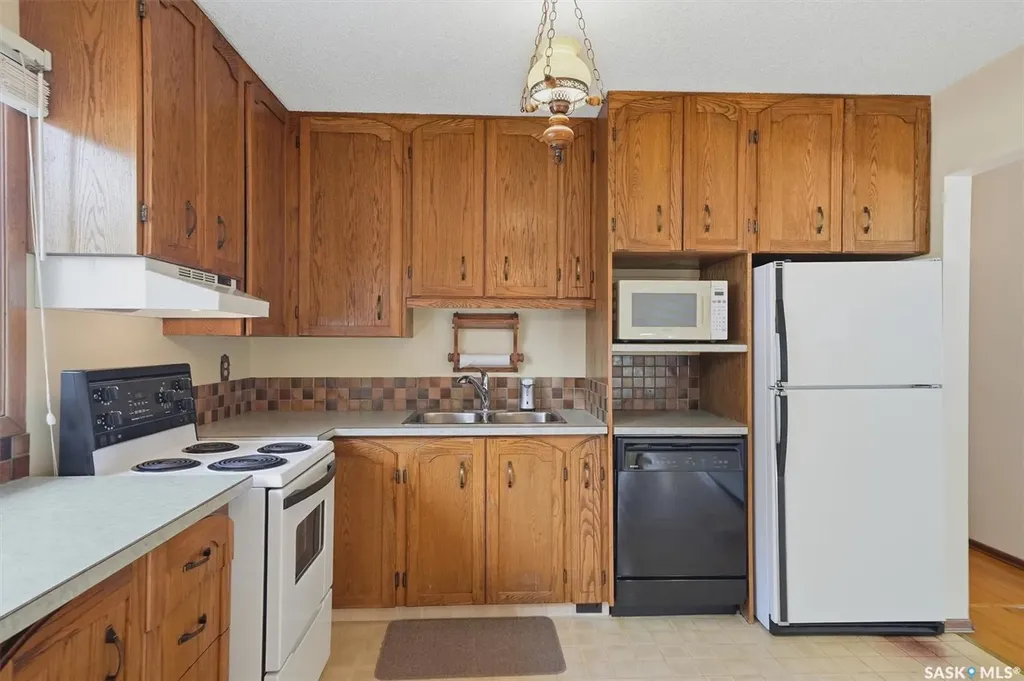 2705 37th Street W Saskatoon SK S7L 4E9
