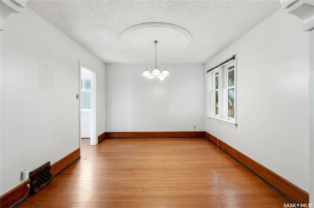 525 5th Street E Saskatoon SK S7H 1G2