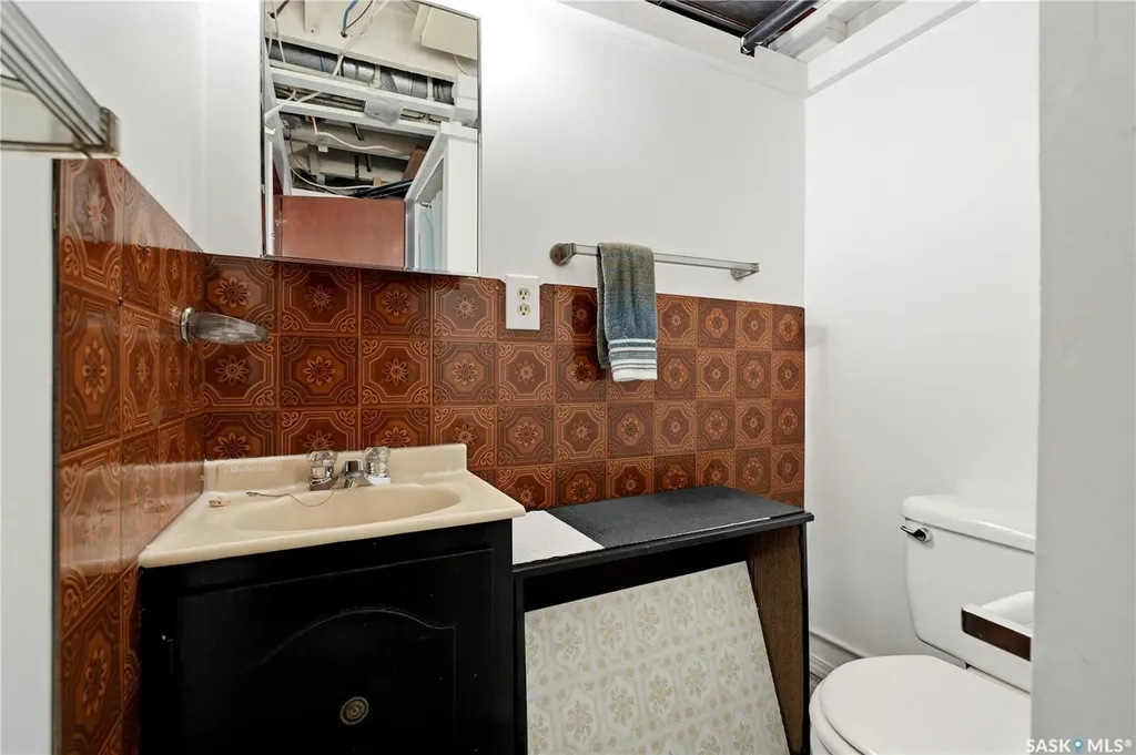 525 5th Street E Saskatoon SK S7H 1G2