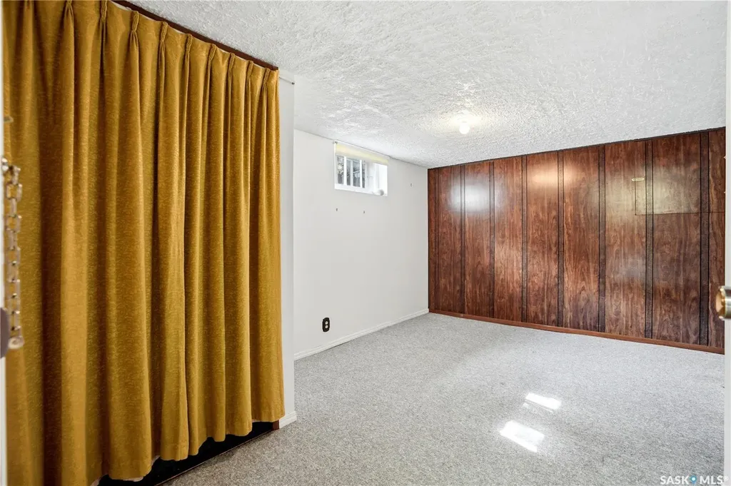 525 5th Street E Saskatoon SK S7H 1G2