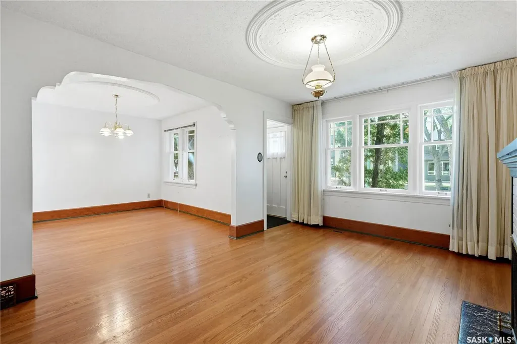 525 5th Street E Saskatoon SK S7H 1G2