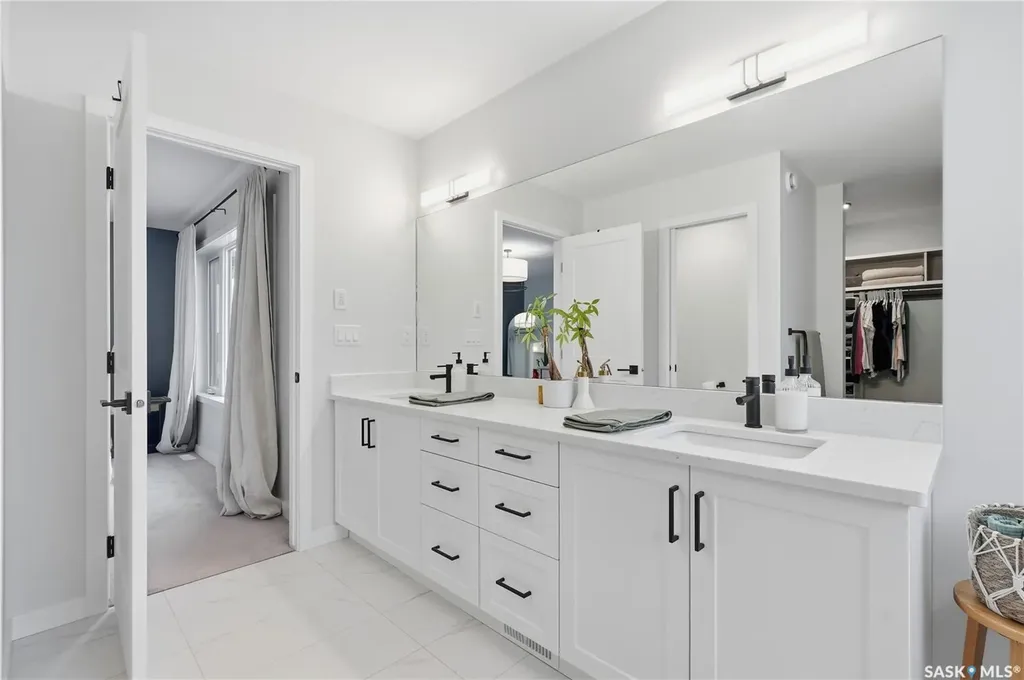 160 Thakur Street Saskatoon SK S7W 1C4