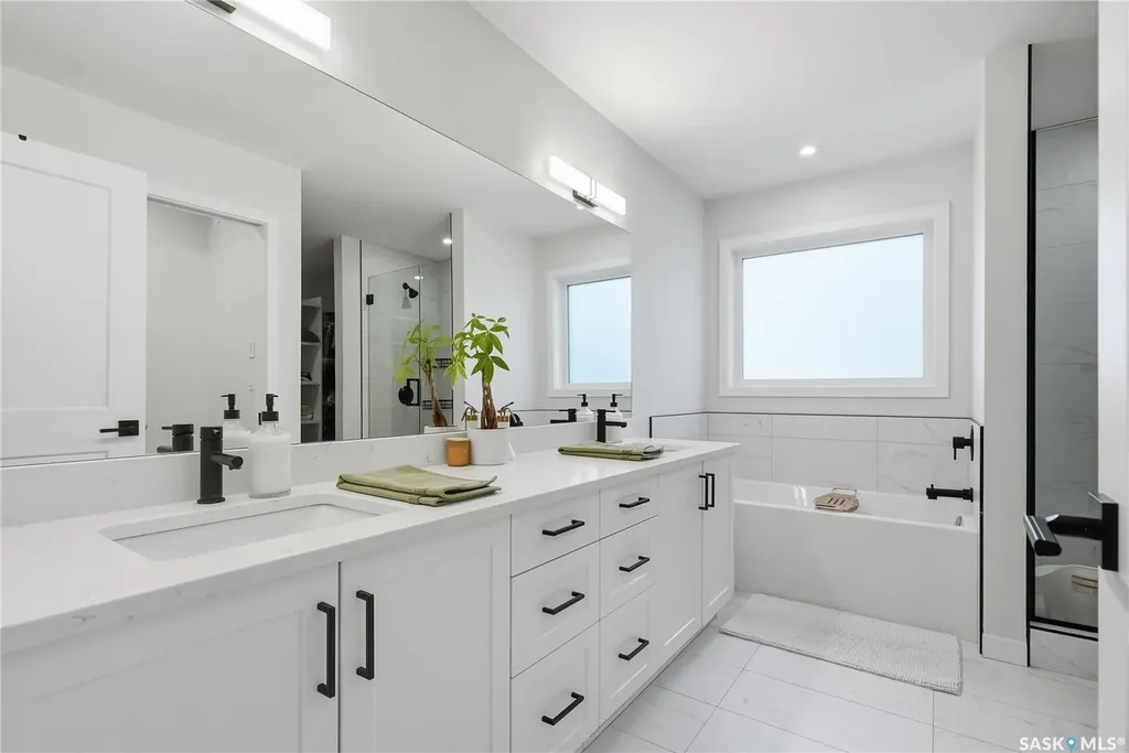 160 Thakur Street Saskatoon SK S7W 1C4