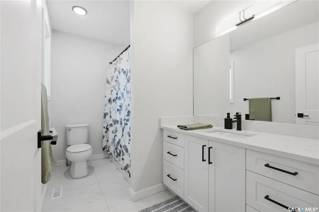 160 Thakur Street Saskatoon SK S7W 1C4