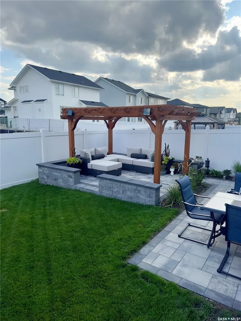 160 Thakur Street Saskatoon SK S7W 1C4