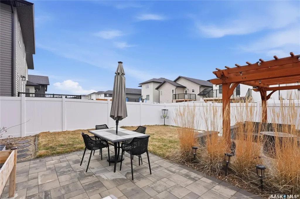 160 Thakur Street Saskatoon SK S7W 1C4