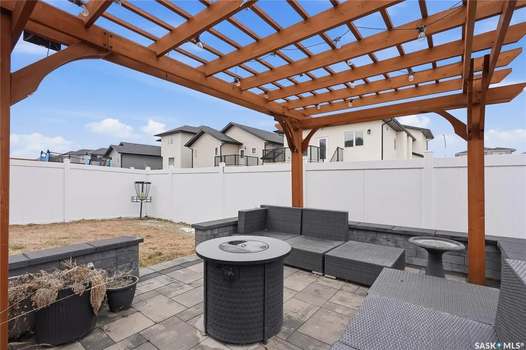 160 Thakur Street Saskatoon SK S7W 1C4