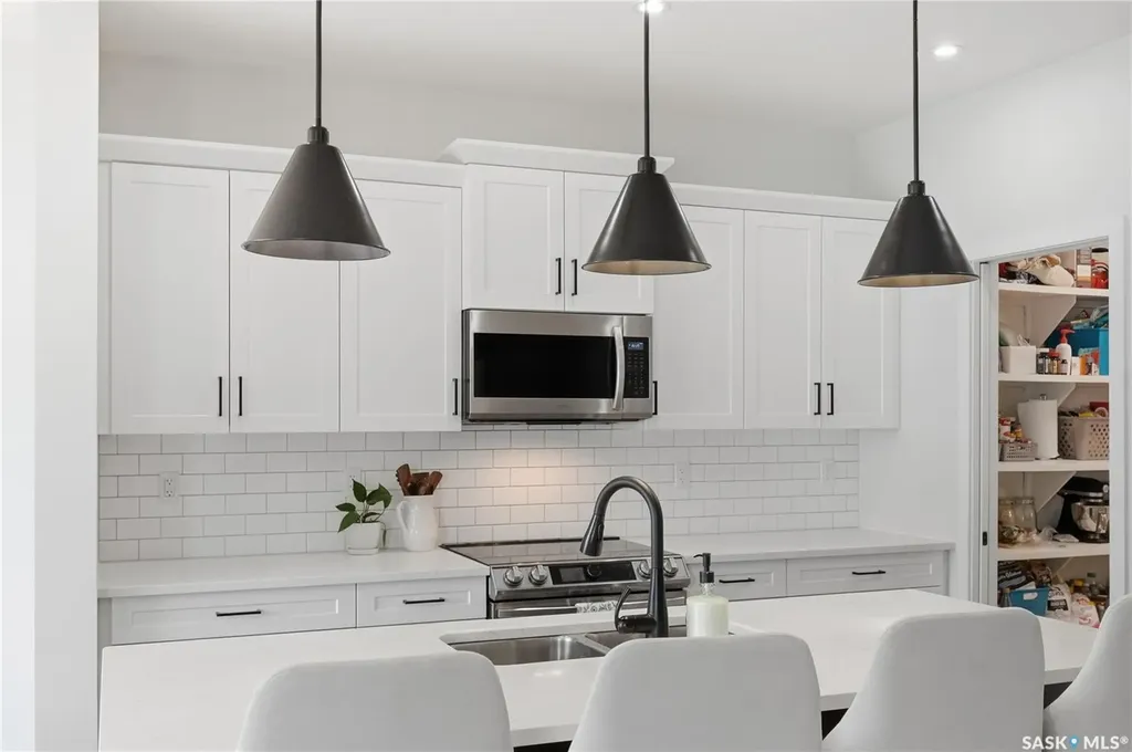 160 Thakur Street Saskatoon SK S7W 1C4