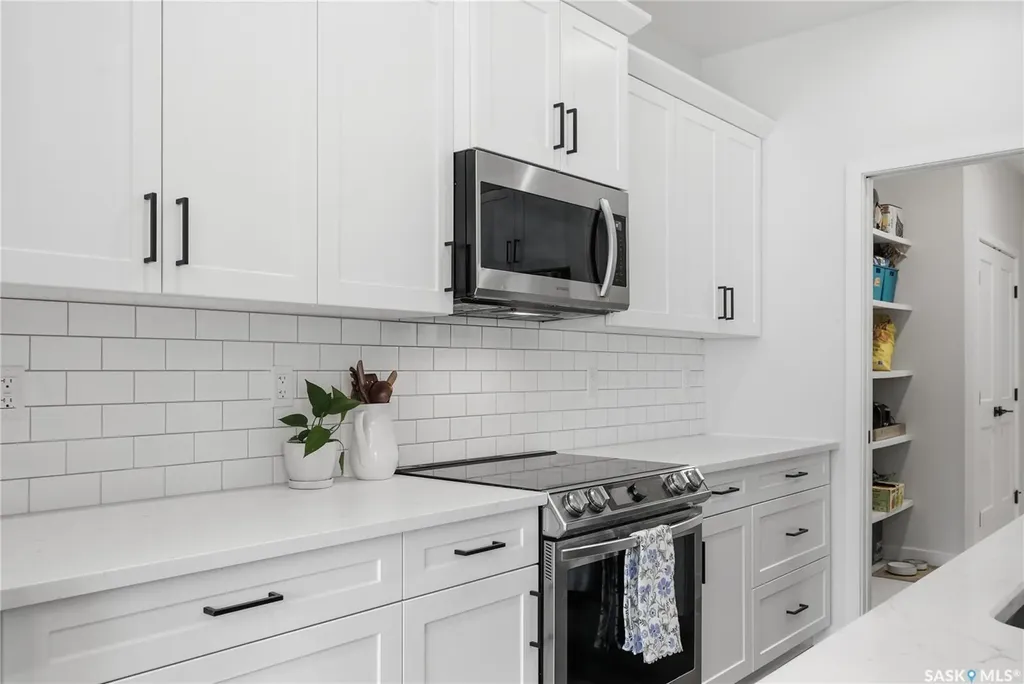 160 Thakur Street Saskatoon SK S7W 1C4