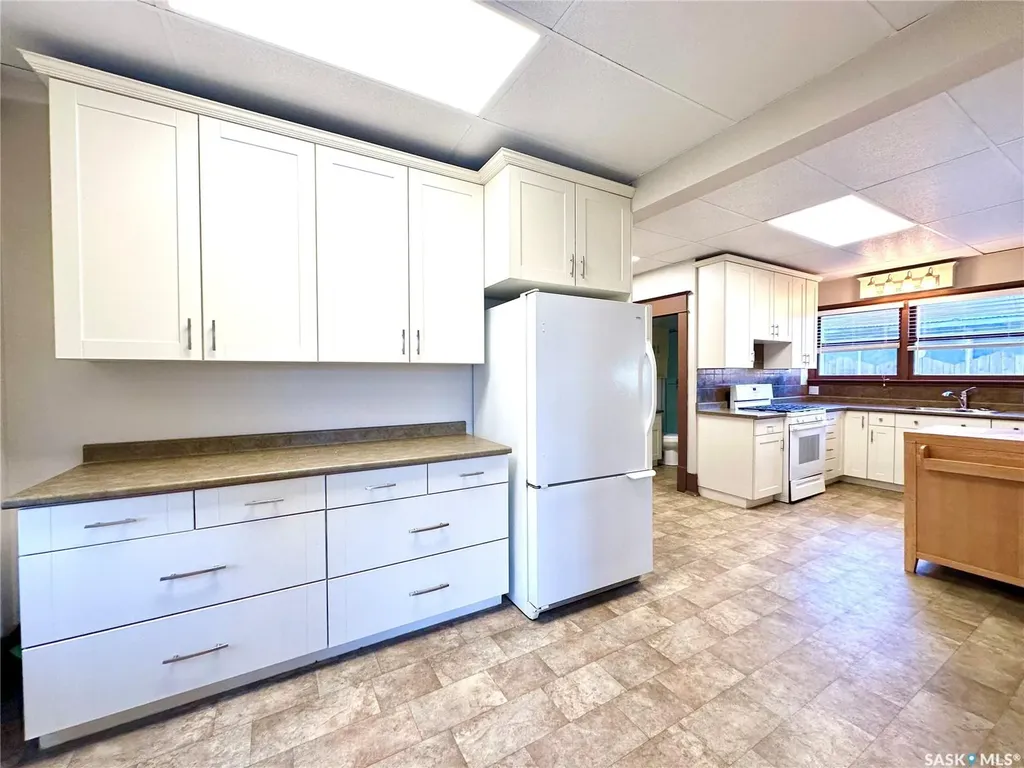 1372 98th Street North Battleford SK S9A 0M2