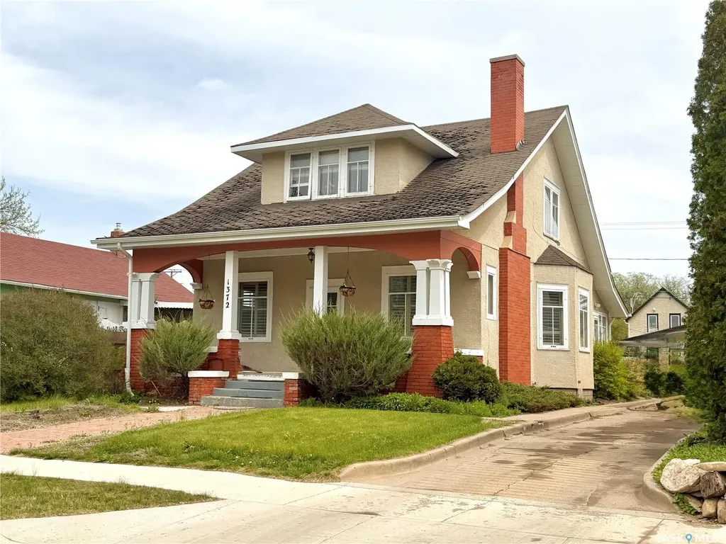 1372 98th Street North Battleford SK S9A 0M2