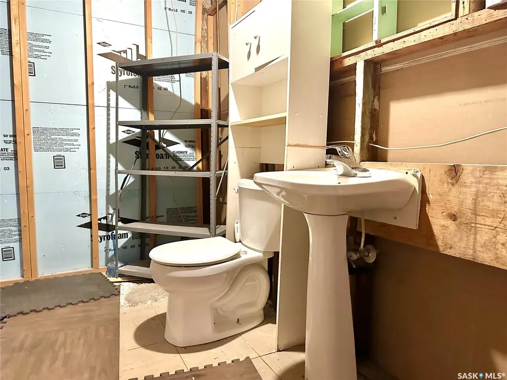 1372 98th Street North Battleford SK S9A 0M2
