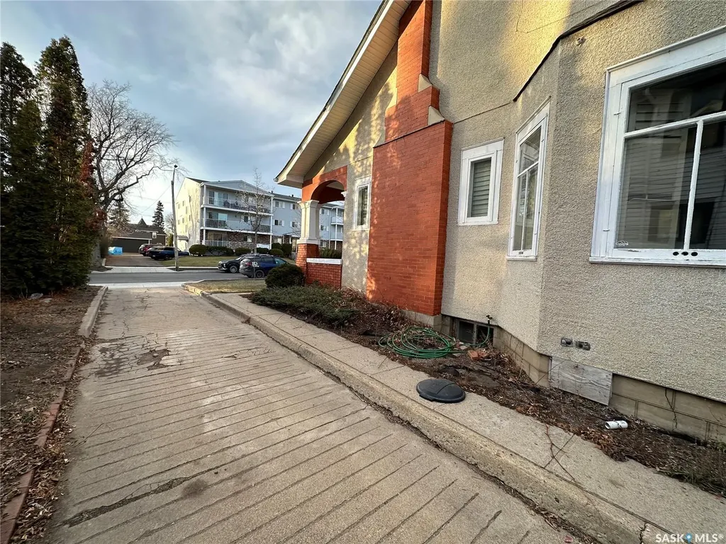 1372 98th Street North Battleford SK S9A 0M2