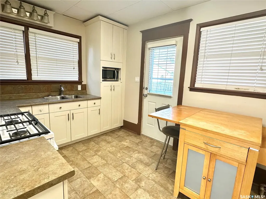 1372 98th Street North Battleford SK S9A 0M2
