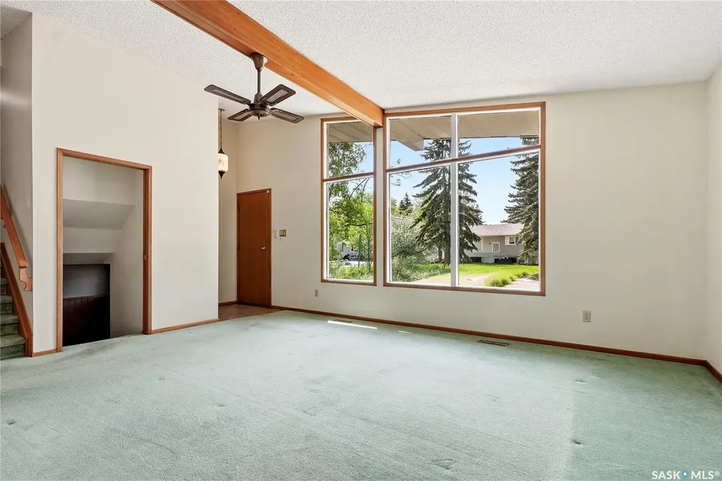 54 St Lawrence Crescent Saskatoon SK S7K 1G5