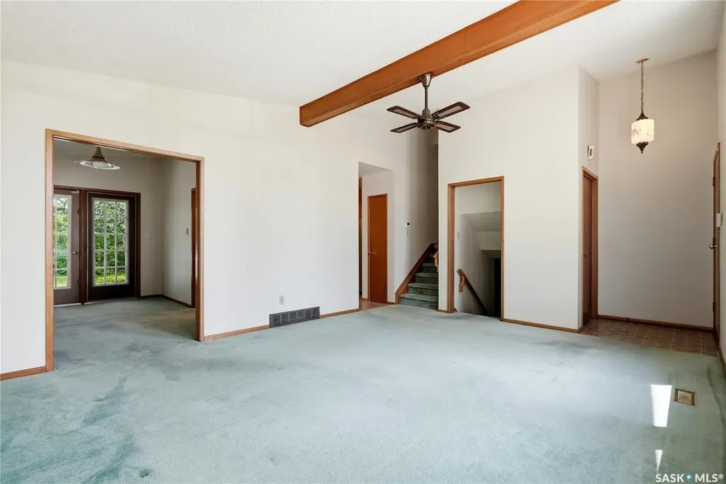 54 St Lawrence Crescent Saskatoon SK S7K 1G5