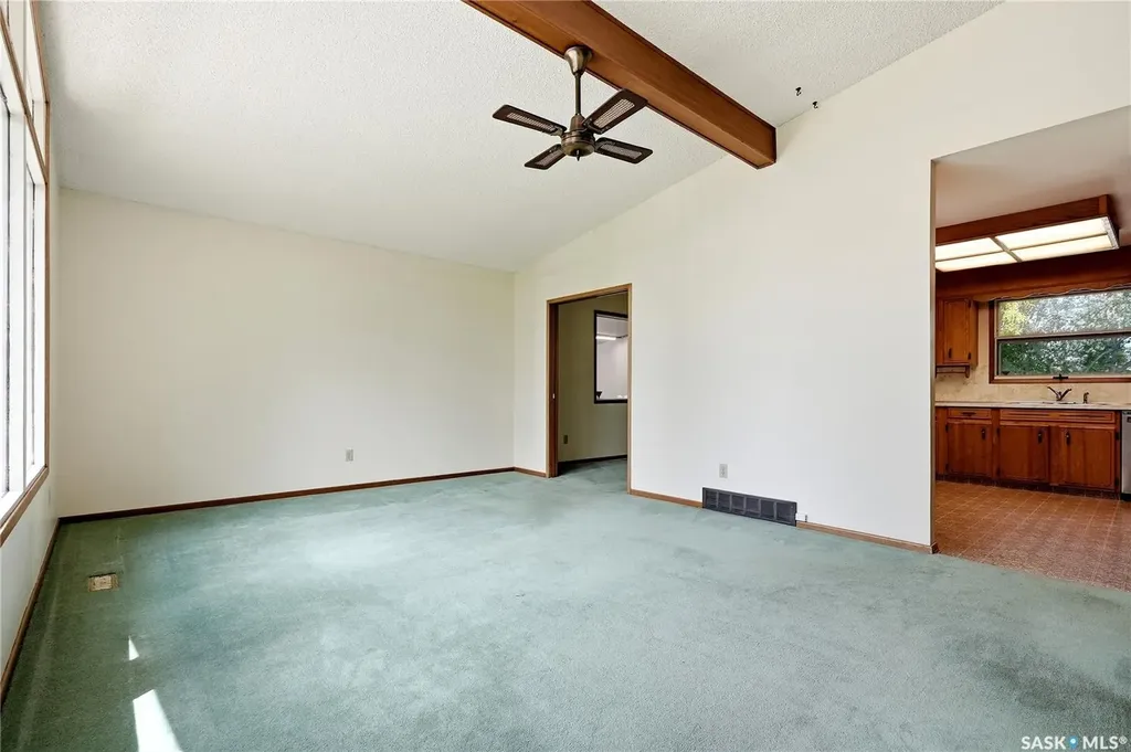 54 St Lawrence Crescent Saskatoon SK S7K 1G5