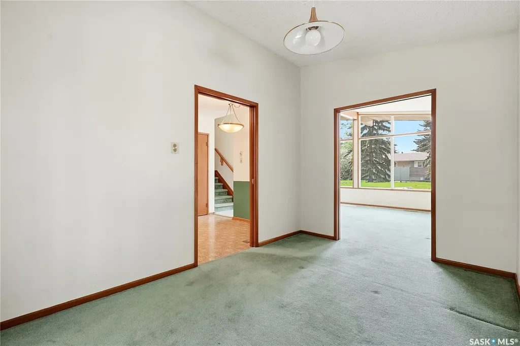 54 St Lawrence Crescent Saskatoon SK S7K 1G5