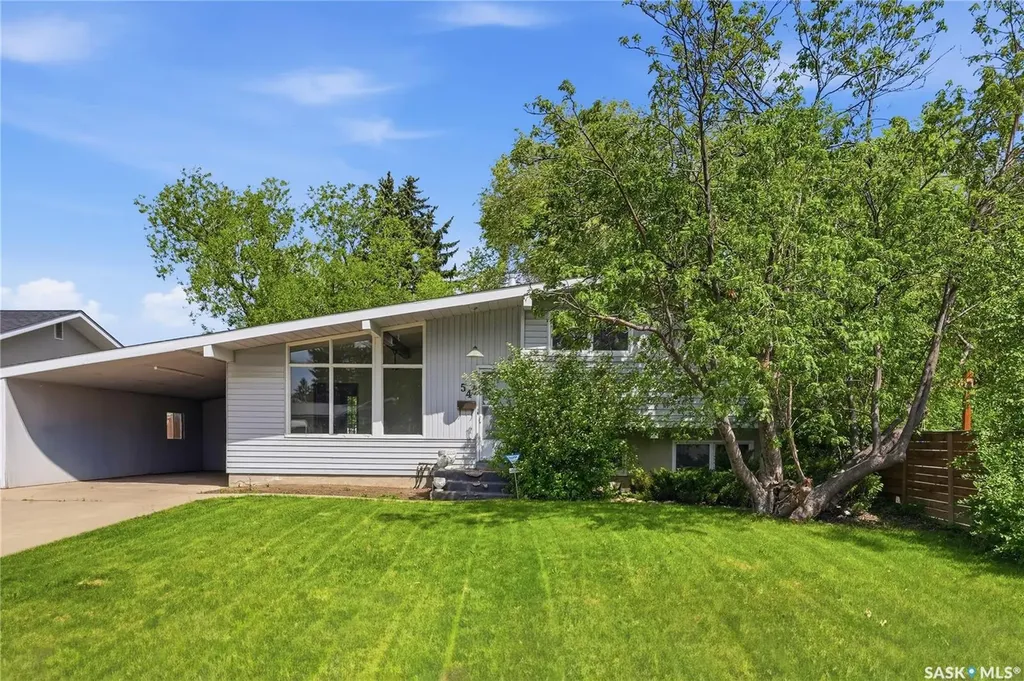 54 St Lawrence Crescent Saskatoon SK S7K 1G5
