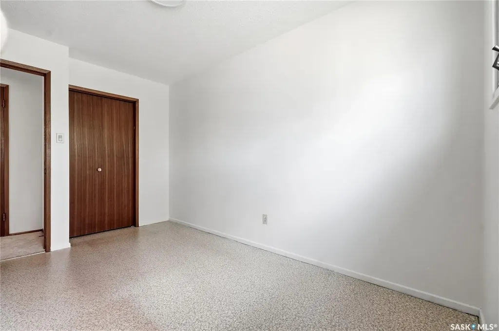 54 St Lawrence Crescent Saskatoon SK S7K 1G5