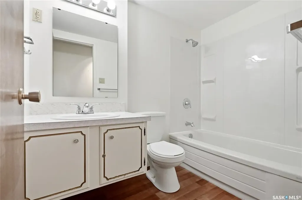 54 St Lawrence Crescent Saskatoon SK S7K 1G5