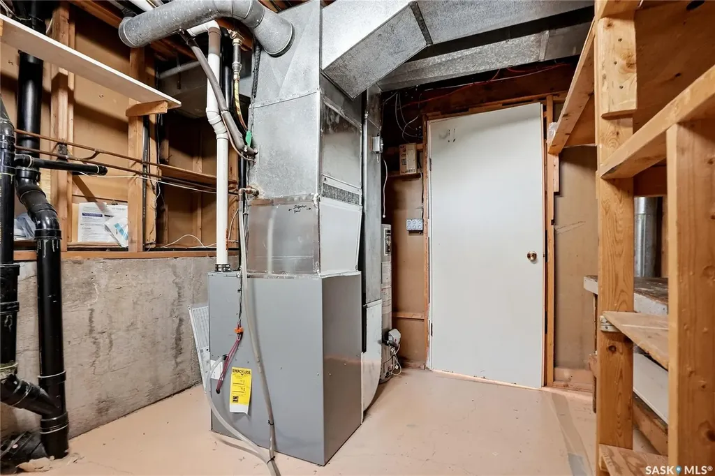54 St Lawrence Crescent Saskatoon SK S7K 1G5